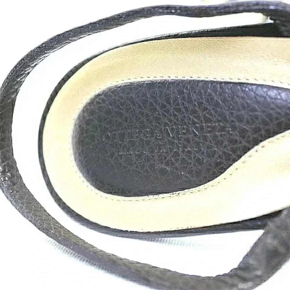 Bottega Venetta choc leather strap kitten heels size 40 - Picture 6 of 16